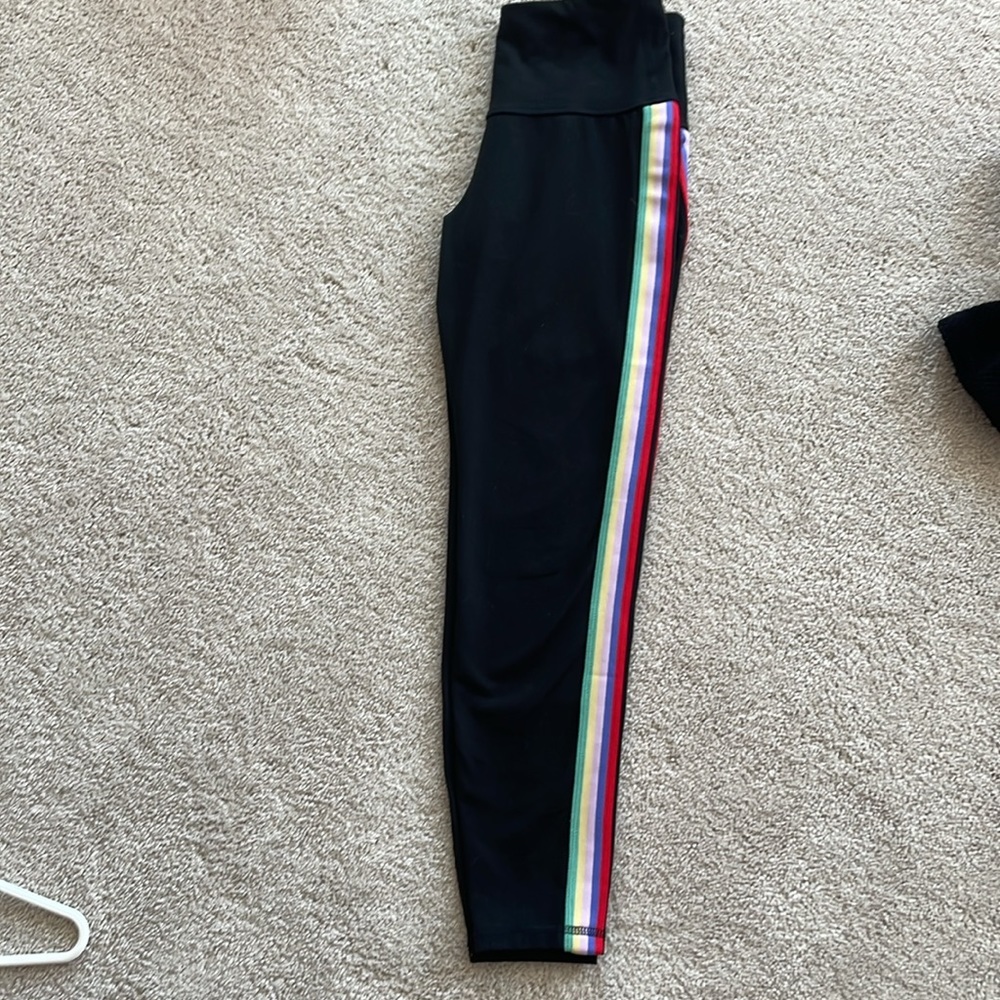 Old Navy Active Leggings. Women Size Medium. - Picture 4 of 5